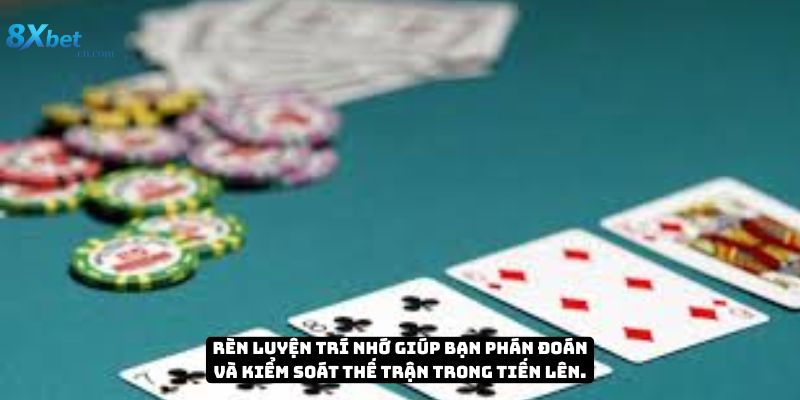 Người chơi Tiến Lên học cách ghi nhớ bài để dự đoán đối thủ và ra bài chiến lược.